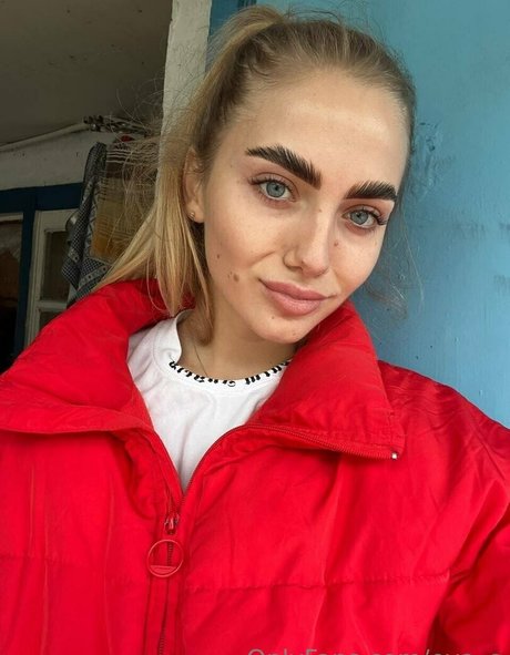 eva e adult model pictures