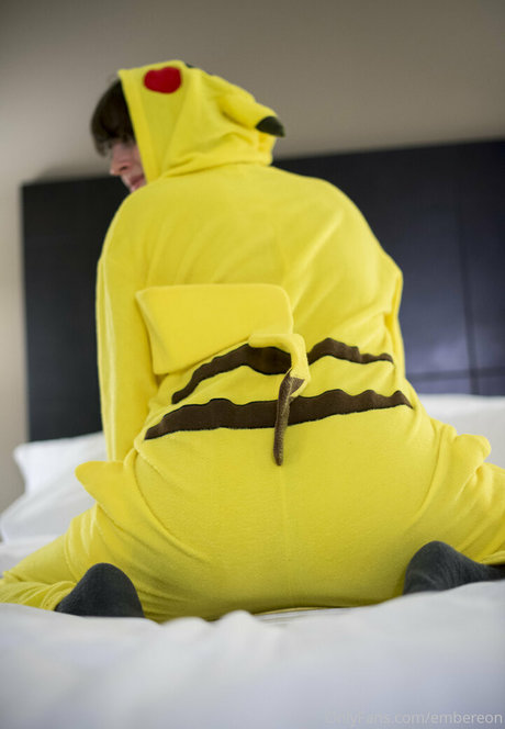 Embereon model hd pics