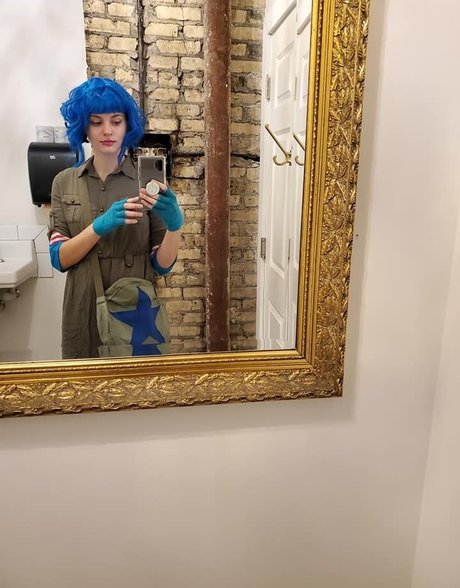 SchlebBzz model beautiful img