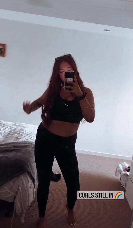 Hayley Aurisch naked actress galleries