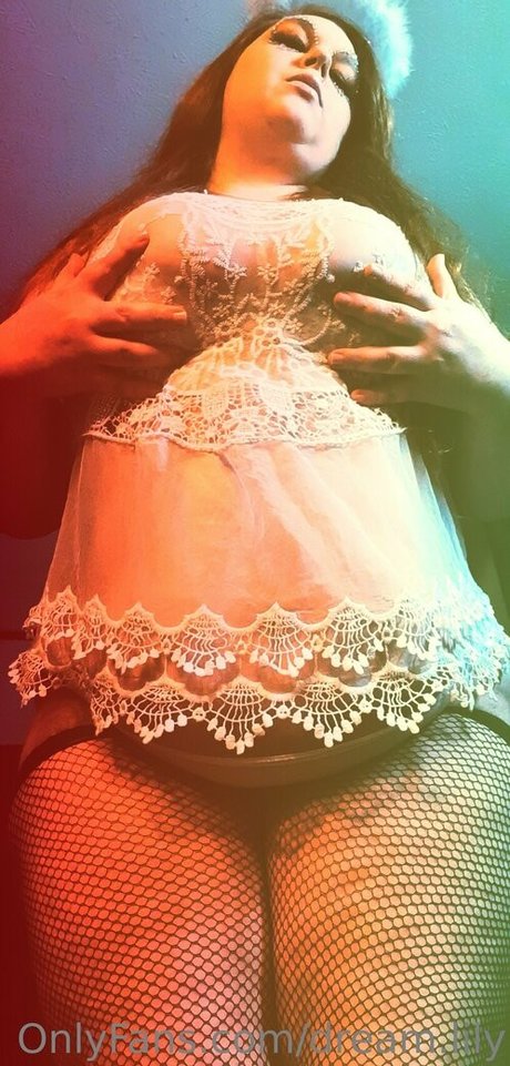 dream lily hd model photo