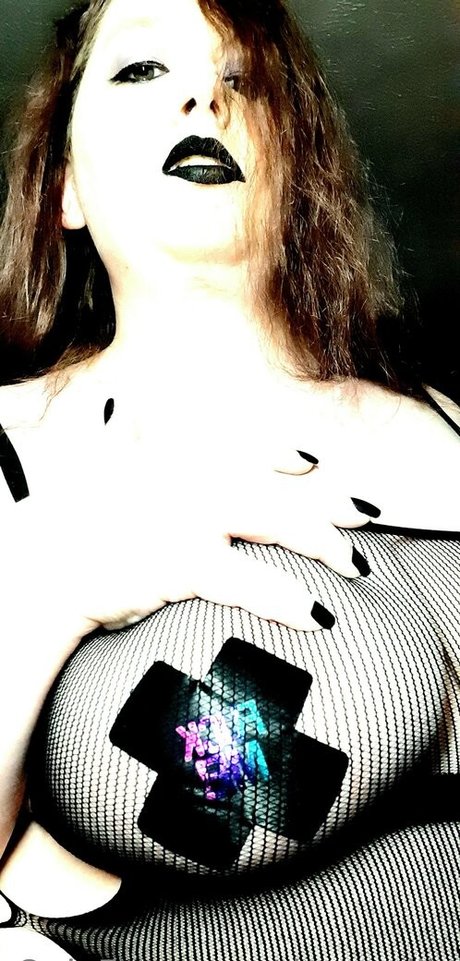 dream lily adult actress pics