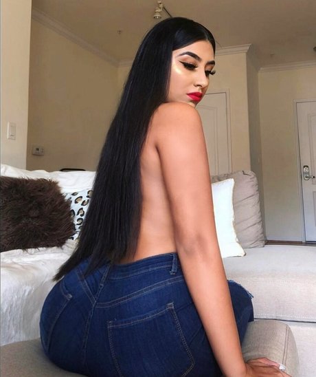 Princess Jasmin model perfect images