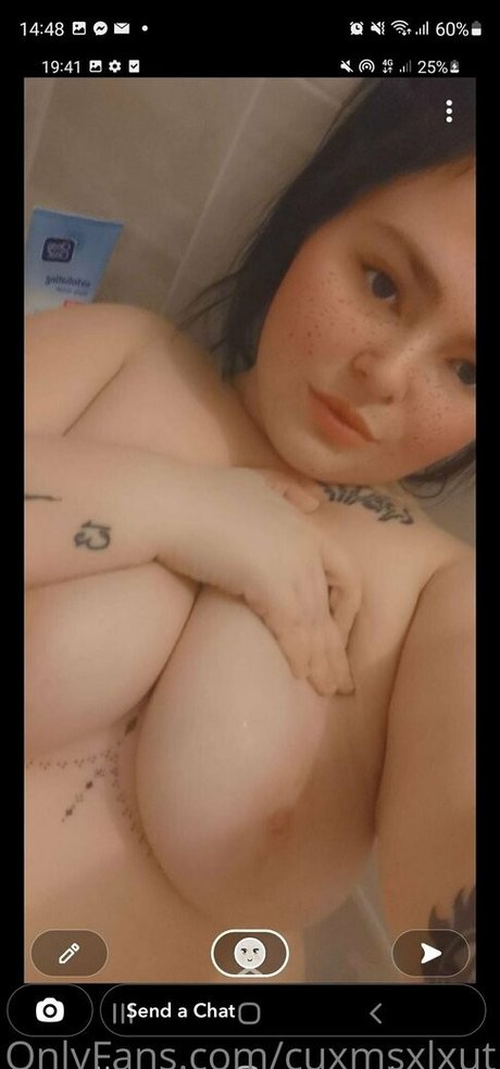 cuxmsxlxut nude pornstar photos