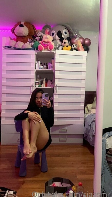 siaasmr art model pics