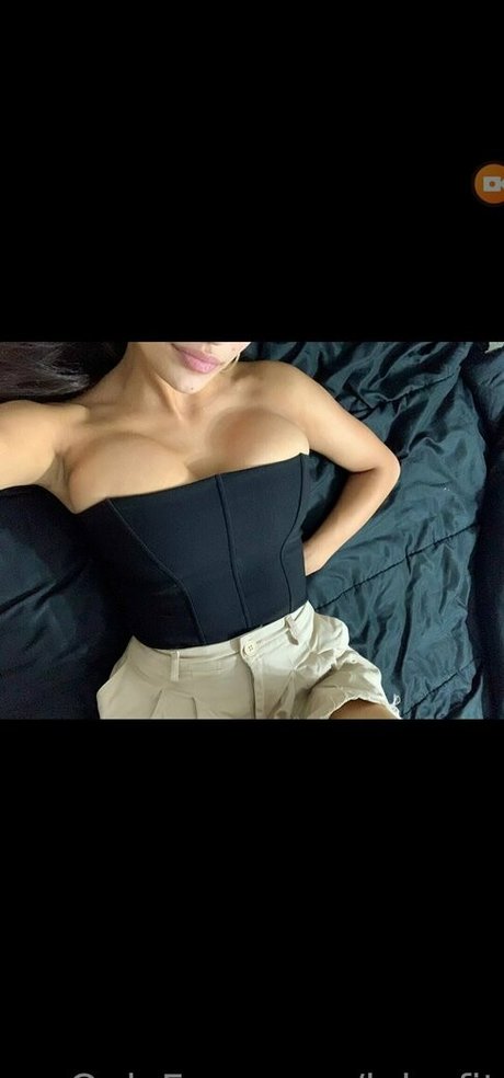 lola fit nudes star pic