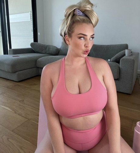 lucyadlernz pornographic actress gallery