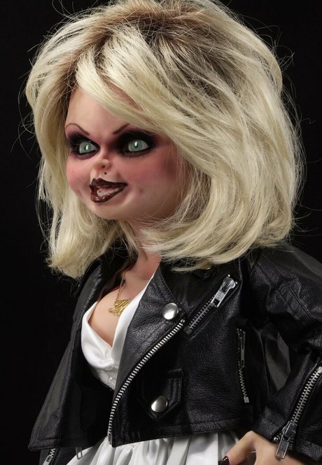 magnea model naked gallery