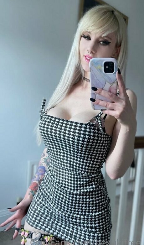 bexukifree sexy star pics