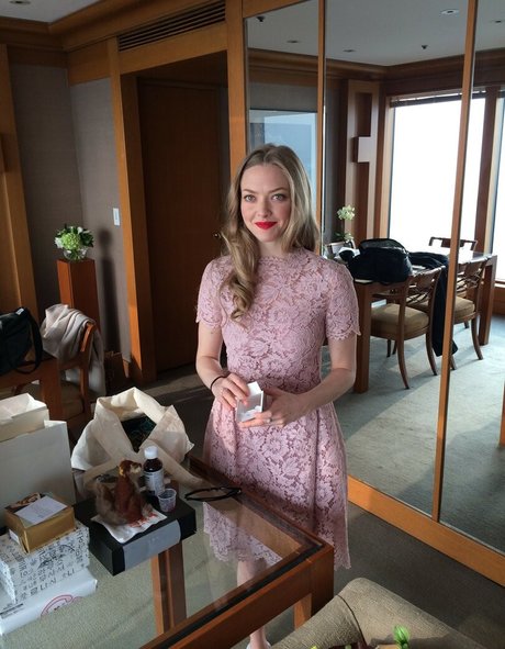 Amanda Seyfried hot star galleries