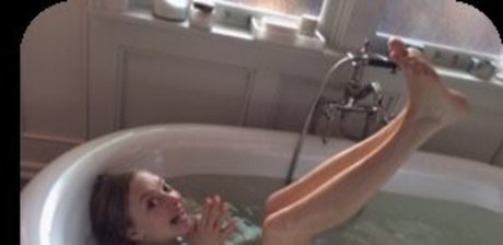 Amanda Seyfried beautiful model image