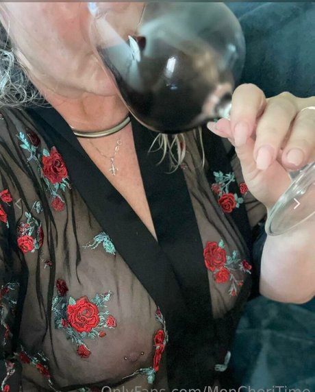 Moncheritime beautiful model images