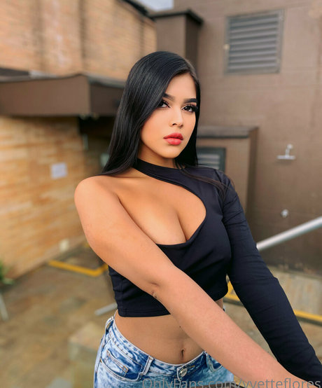 yvetteflores sexy star photo