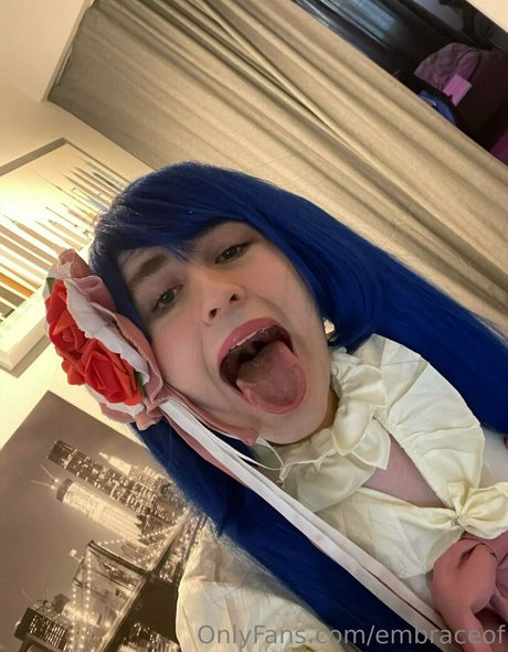 embraceof top model image