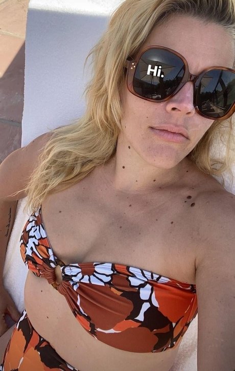 Busy Philipps hot actress photos
