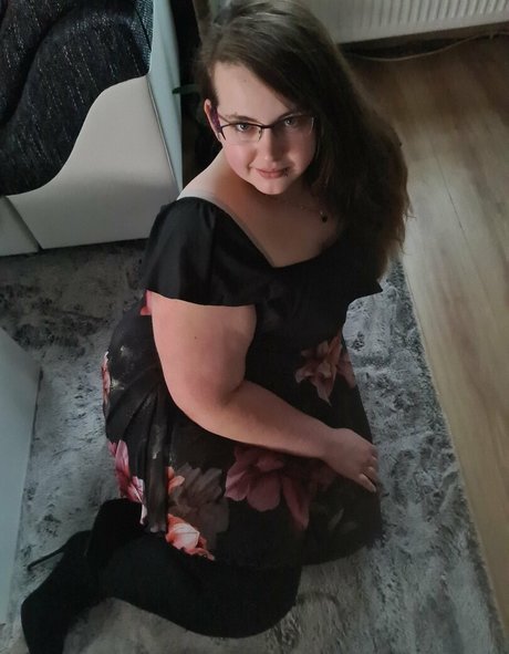 crazy curvy melii Profile pic