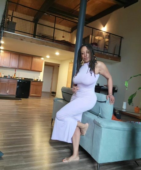 RhodaBlakey pornographic model image