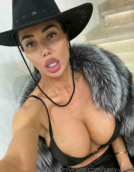 Sexy Alisa porn actress pics