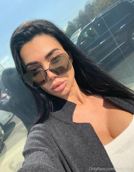 Sexy Alisa model pretty pictures