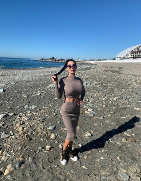 Sexy Alisa star sex images