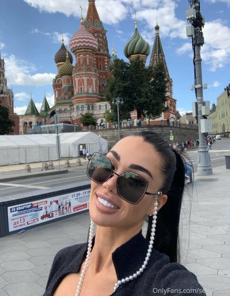 Sexy Alisa exclusive actress img