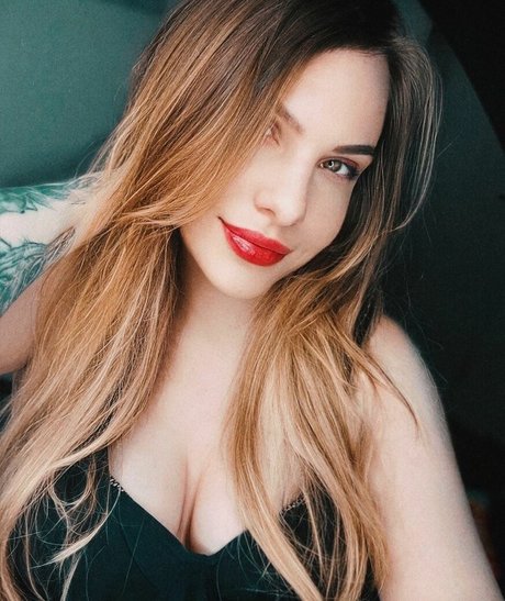 Sara Secora pornstar hd image