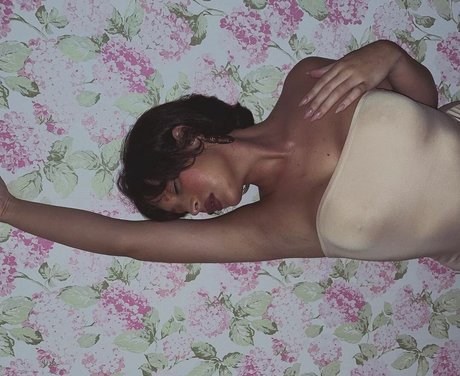 Briny De Laet model top photos