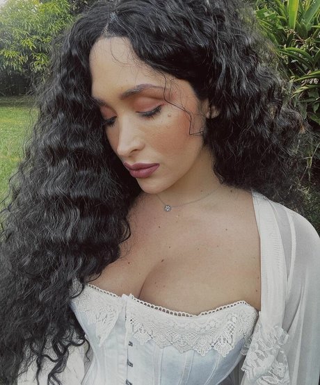 Briny De Laet high quality pornstar image