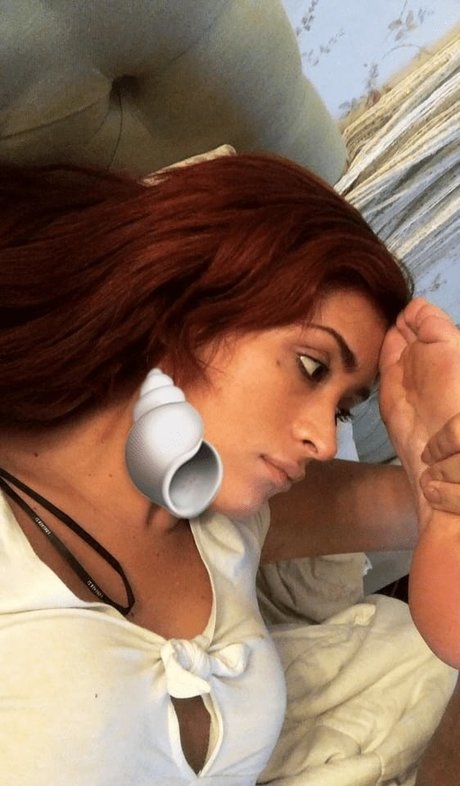 Briny De Laet star naked images