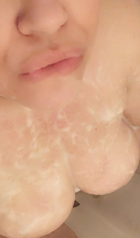 bettieblushe beautiful actress image