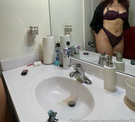 lexthestallion22 model free image