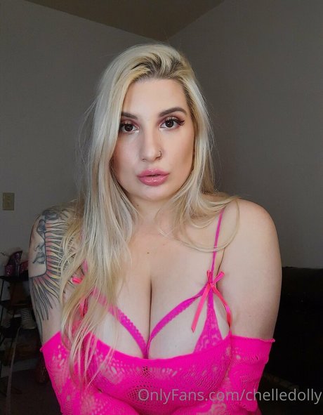 chelledolly sex model pic
