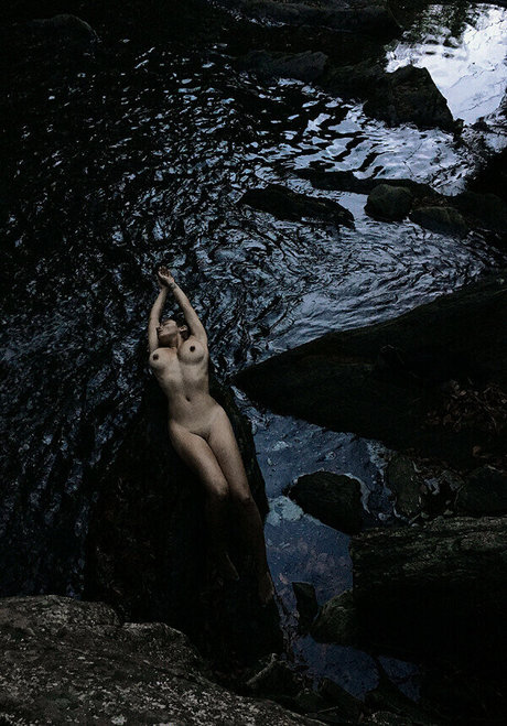 L Shima sex model archive