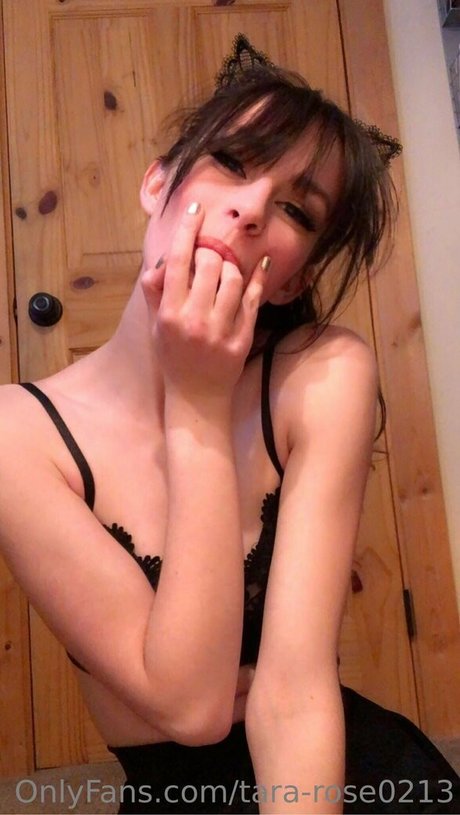 tara rose0213 naked model picture