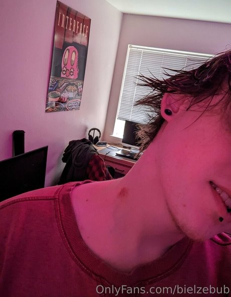 bielzebub model sexy img