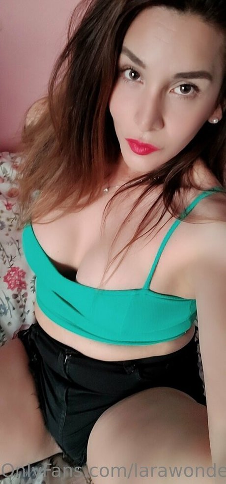 larawonder model sex photo