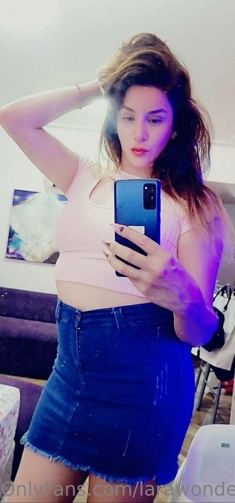 larawonder nice actress img