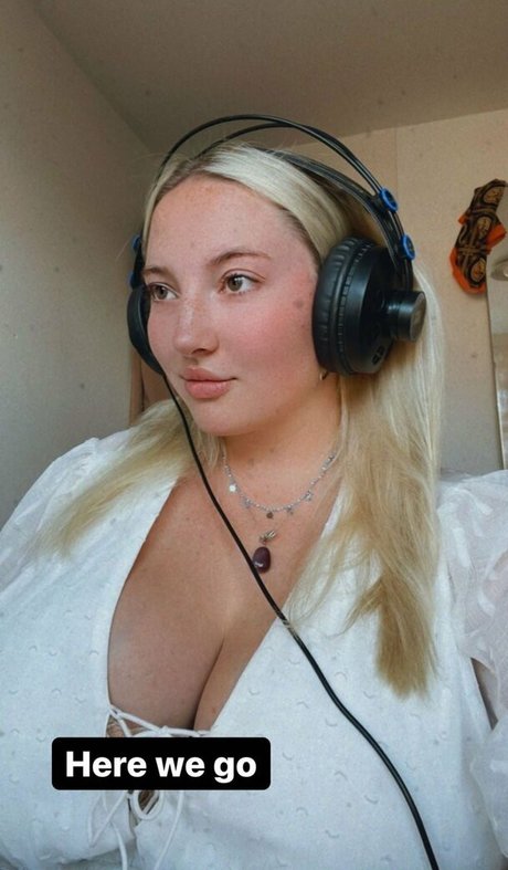 Shona Colson actress photo