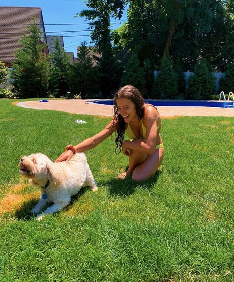 Veronicaa Zanotti sexy model image