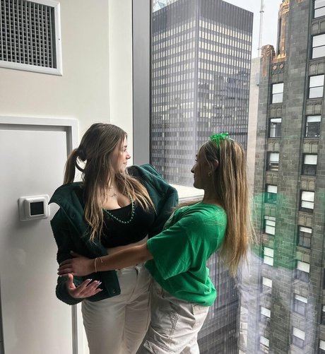 Jacklyn Nicole beautiful model pic