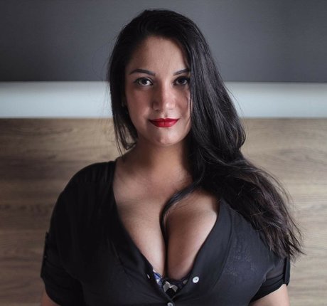 Isa Malone pornstar exclusive image