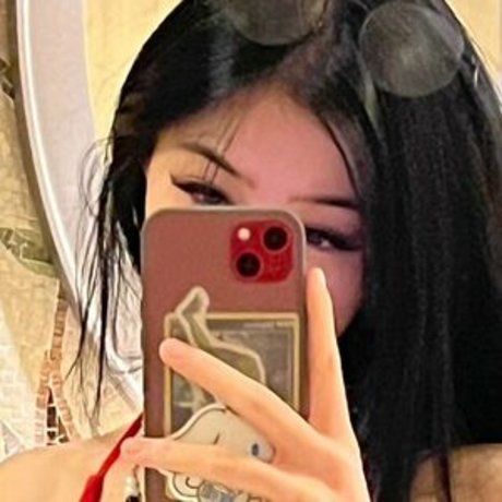 surelynotsi model nude picture