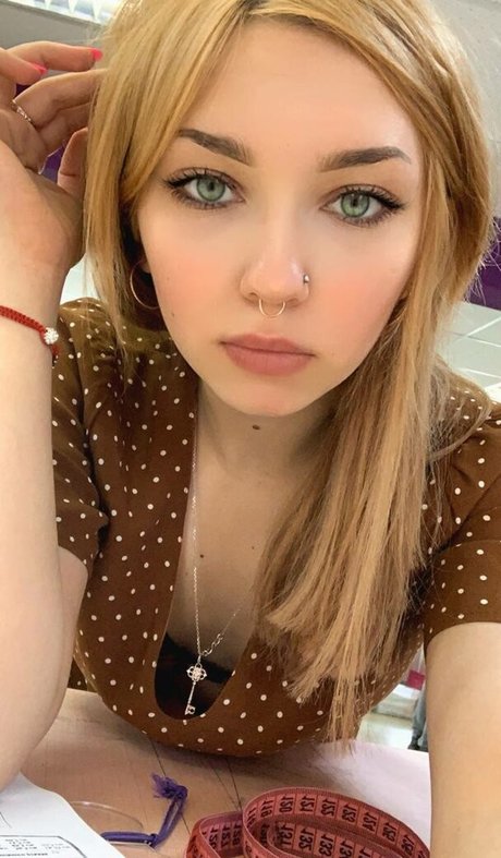 Roxy Loov pornstar high quality pic