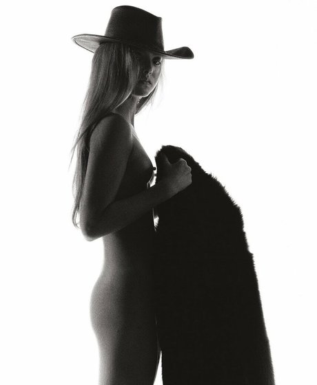 Devon Aoki model art photo