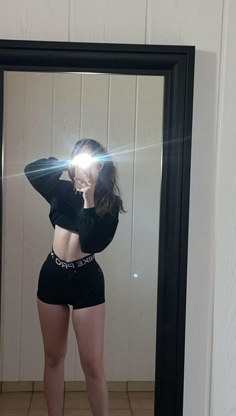 larissaxadventures xxx model img