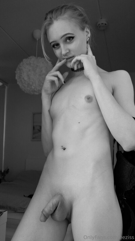 eeziss xxx actress picture