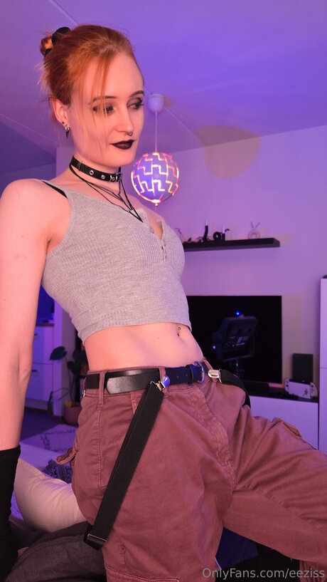 eeziss xxx model pic