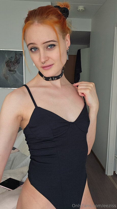 eeziss sexy actress img