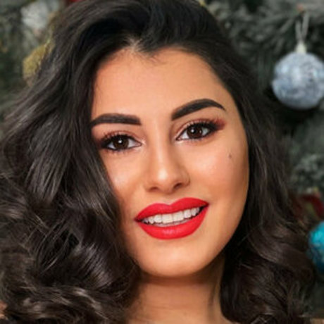 Aria Carol hot star picture