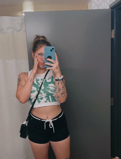 BaileyGoat model xxx image